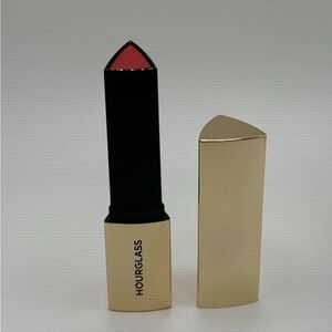 Hourglass Vanish blush in shade adore